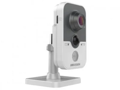 Видеокамера Hikvision DS-2CD2422FWD-IW